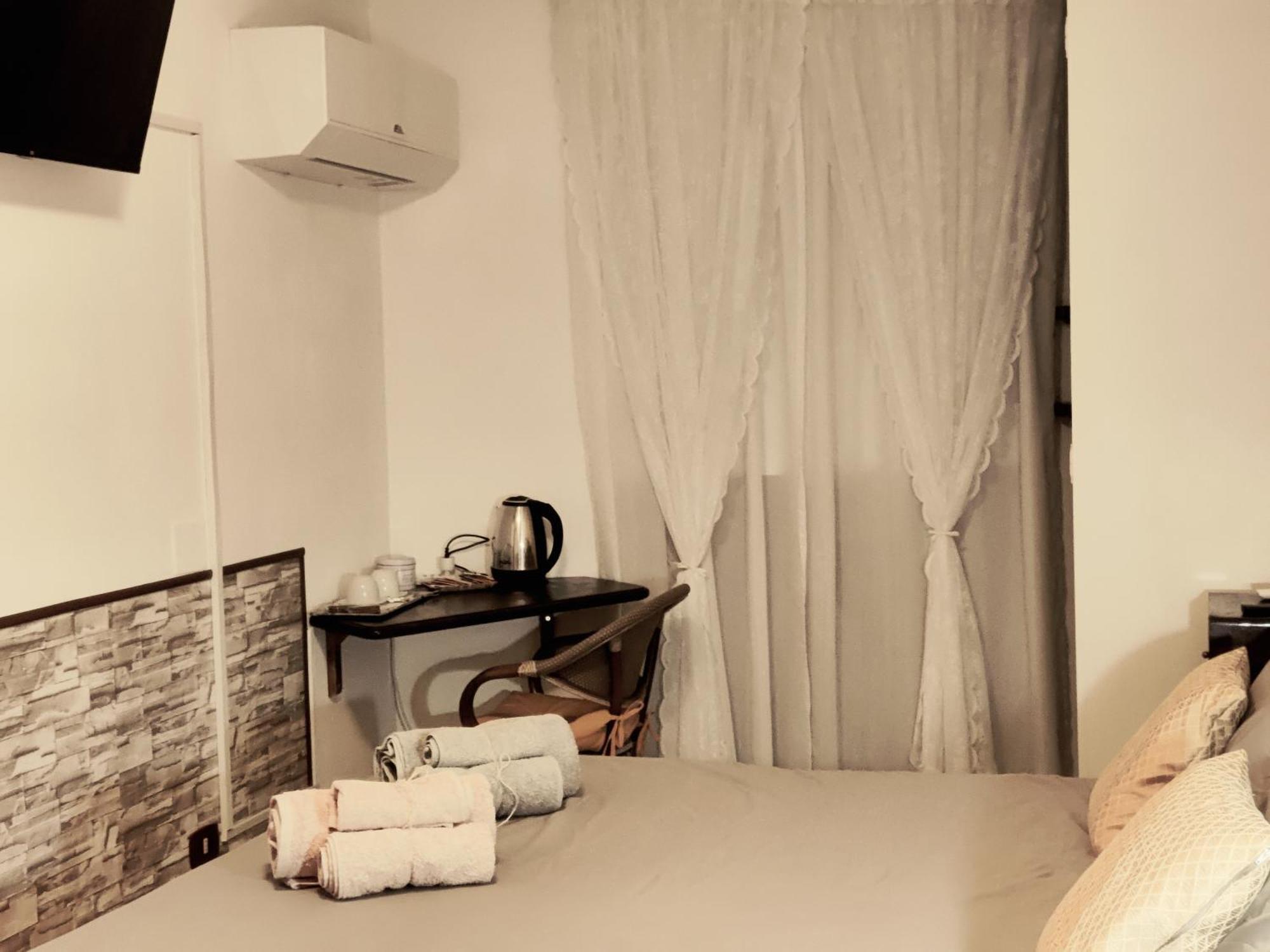 The Second Floor Hotel Наполи Екстериор снимка