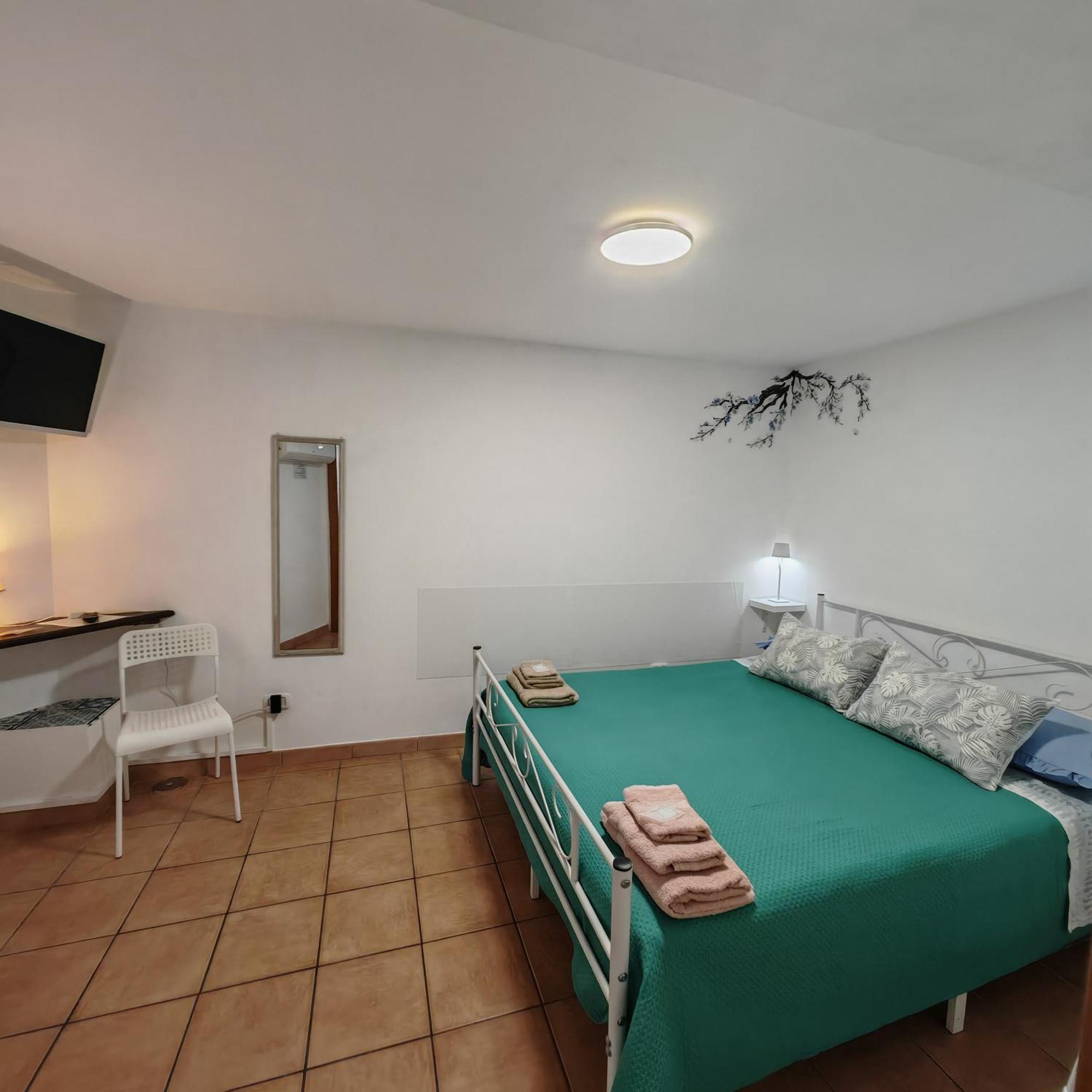 The Second Floor Hotel Наполи Екстериор снимка